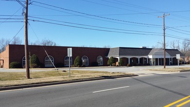 2800 Westchester Dr, High Point, NC for sale Building Photo- Image 1 of 1