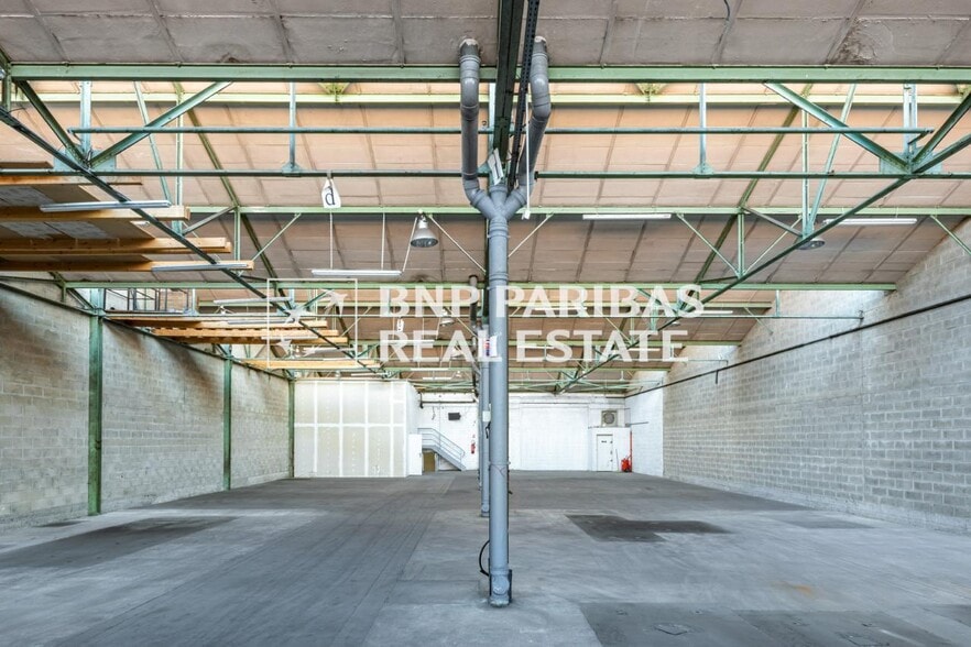 Light Industrial in Pantin for sale - Interior Photo - Image 1 of 8