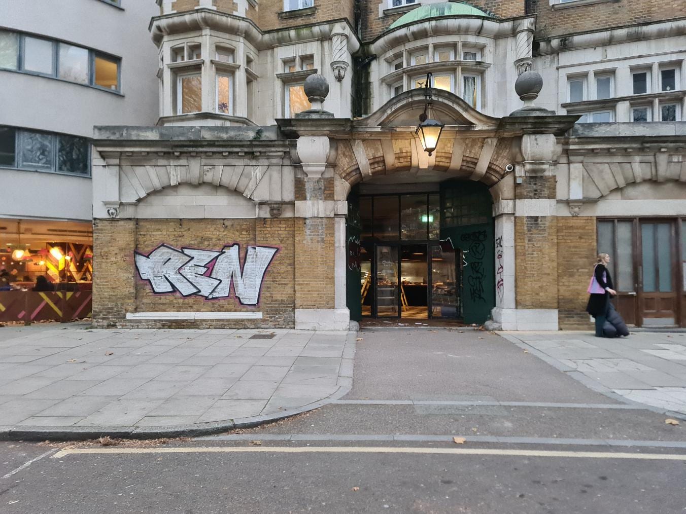 27A Mile End Rd, London to rent Building Photo- Image 1 of 5