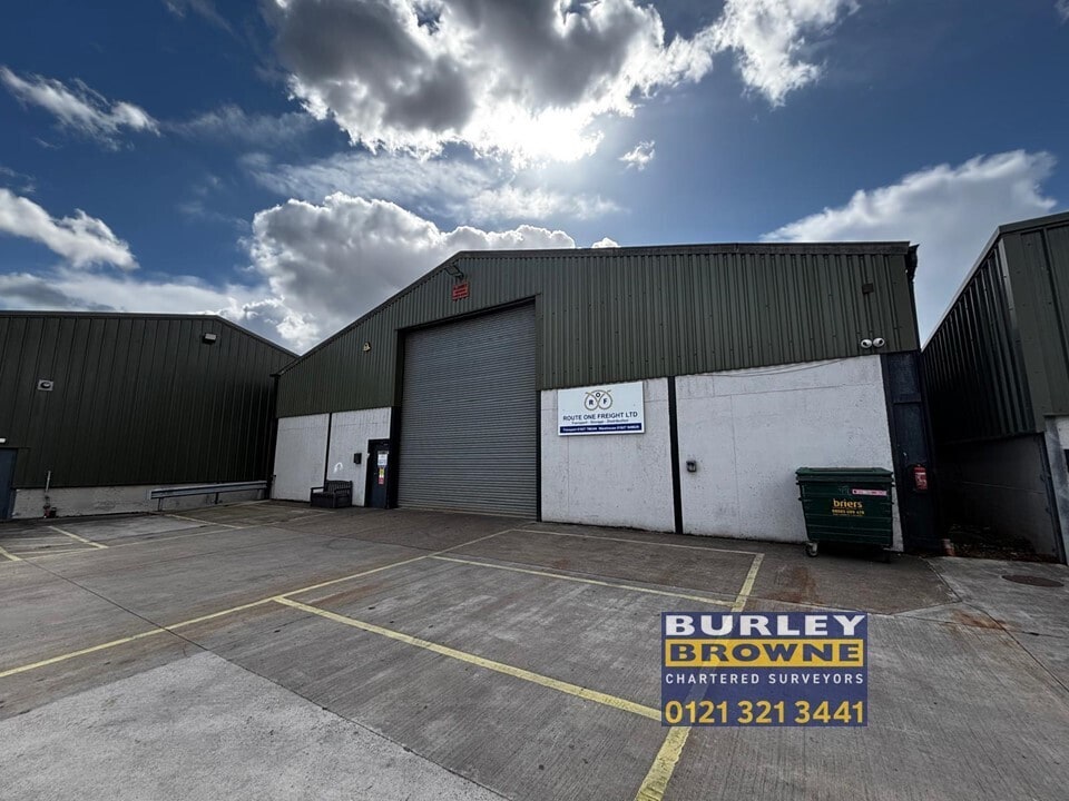 Elford Rd, Tamworth to rent Building Photo- Image 1 of 18