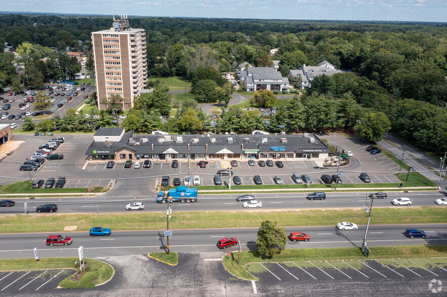 1160 Marlton Pike E, Cherry Hill, NJ for rent - Building Photo - Image 2 of 8