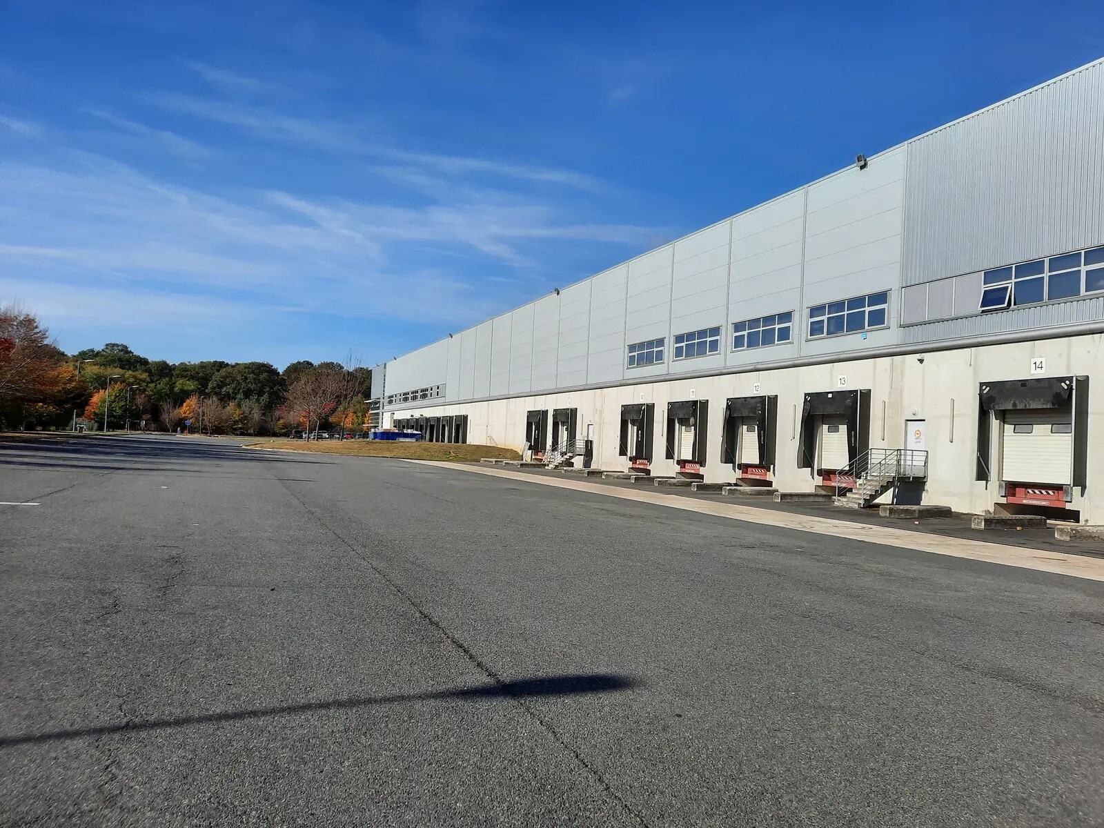 Industrial in Combs-la-Ville to rent Building Photo- Image 1 of 4