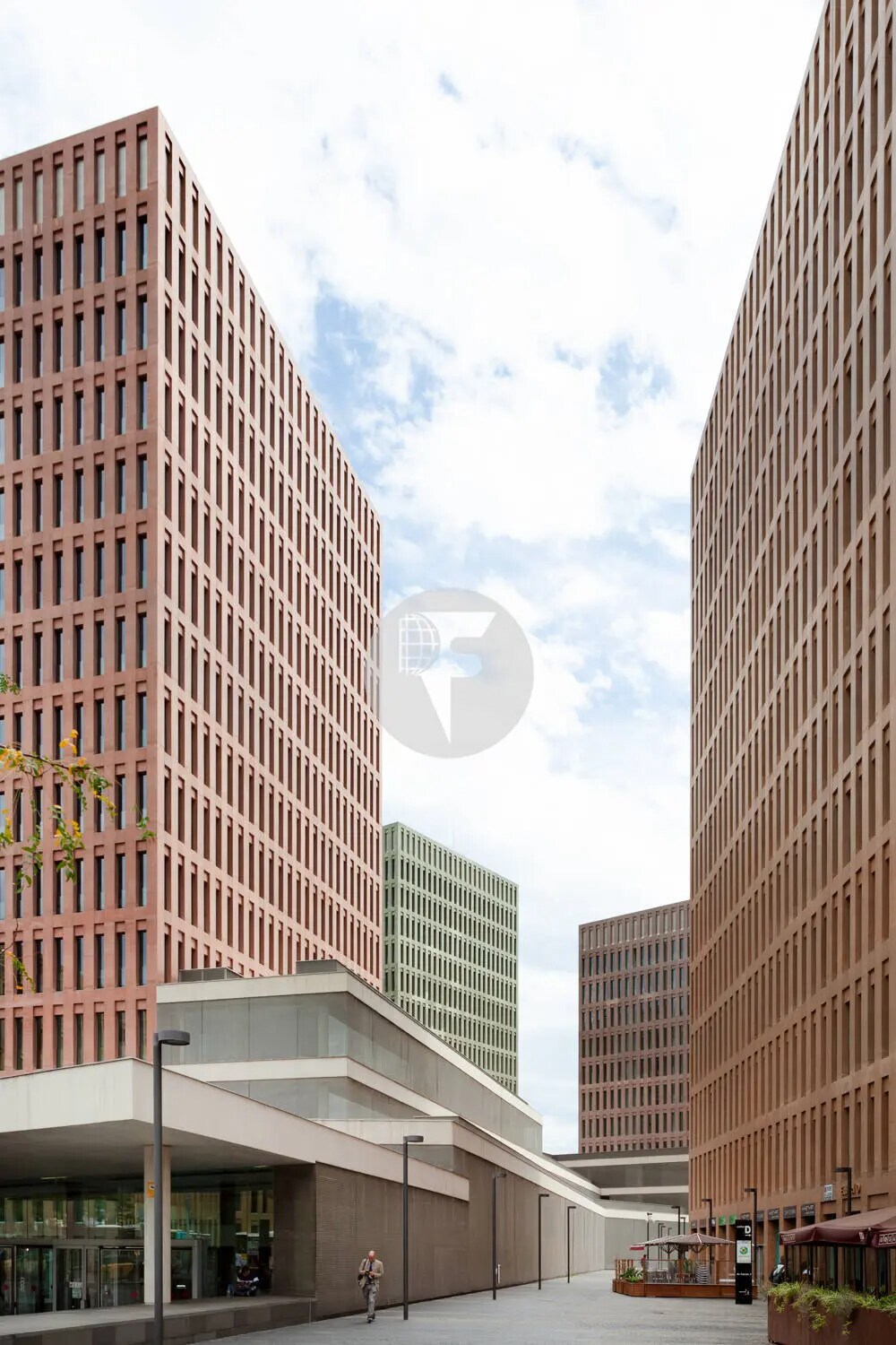 Avinguda del Carrilet, L'Hospitalet de Llobregat, Barcelona to rent Building Photo- Image 1 of 11