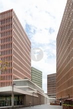 Avinguda del Carrilet, L'Hospitalet de Llobregat, Barcelona to rent Building Photo- Image 1 of 11