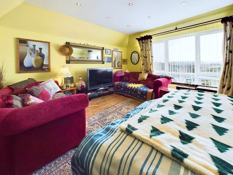421 Great Western Rd, Aberdeen for sale - Interior Photo - Image 3 of 19