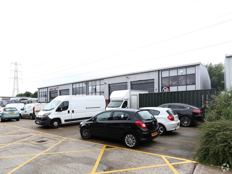 Acorn Rd, Crayford for sale - Primary Photo - Image 1 of 1