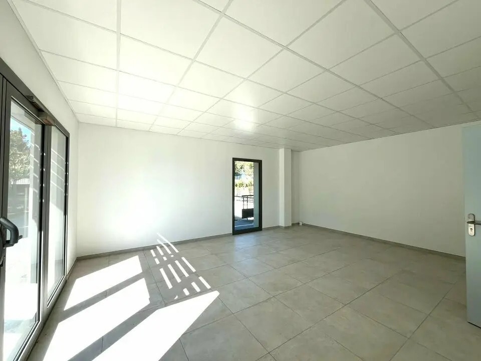 Location Commerce 32 m² - Photo 1