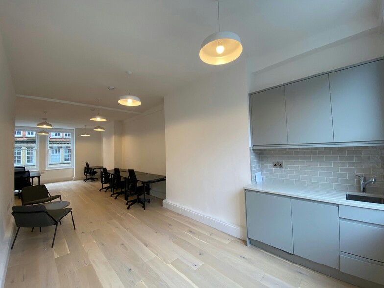 116 Great Portland St, London for rent - Building Photo - Image 2 of 18