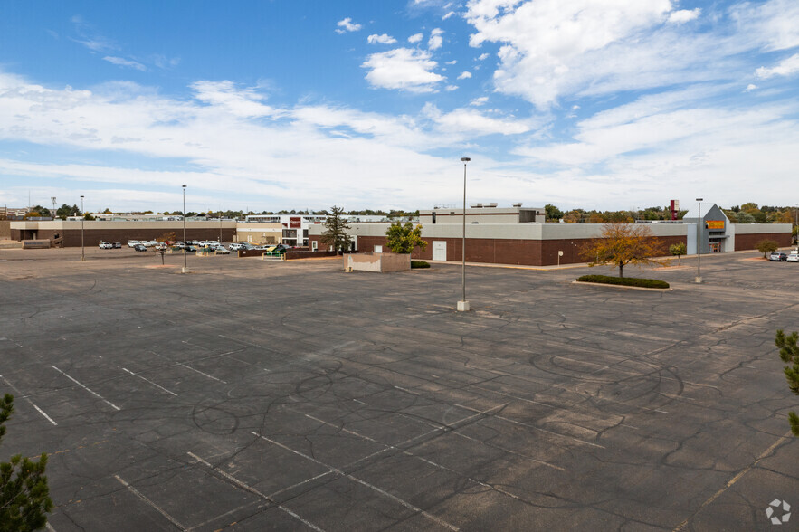 2050 Greeley Mall, Greeley, CO for rent - Building Photo - Image 3 of 8