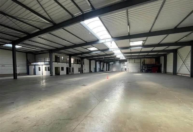 Light Industrial in Tremblay-en-France to rent Building Photo- Image 1 of 9