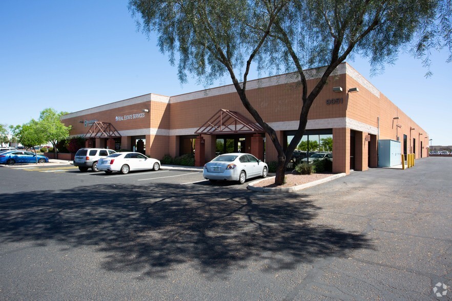 9051 W Kelton Ln, Peoria, AZ for rent - Building Photo - Image 3 of 5