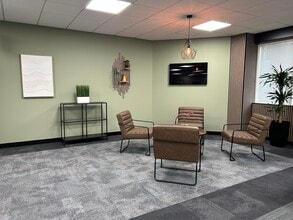 950 Great West Rd, Brentford to rent Interior Photo- Image 1 of 9