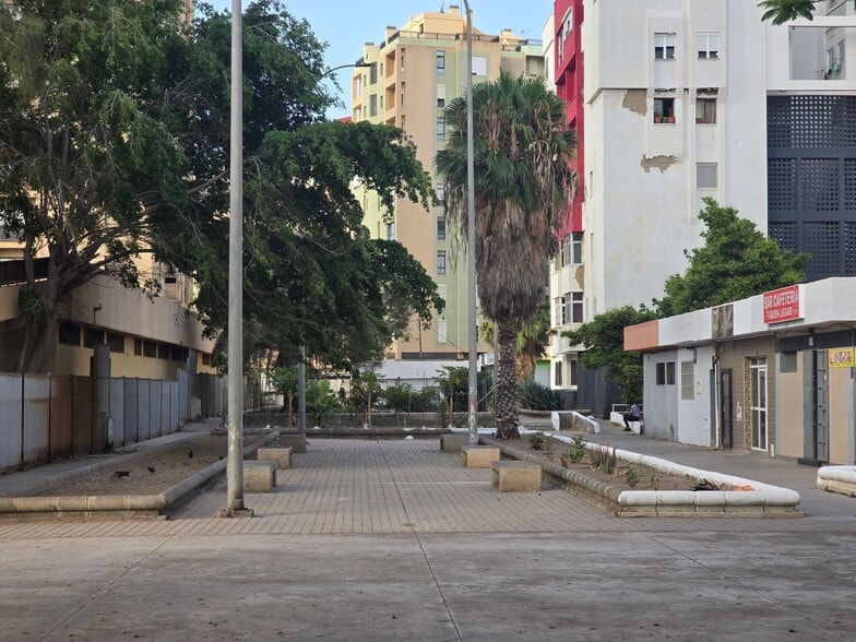 Retail in Las Palmas de Gran Canaria for sale - Building Photo - Image 1 of 13