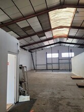 Light Industrial in Saint-Priest to rent Interior Photo- Image 2 of 2