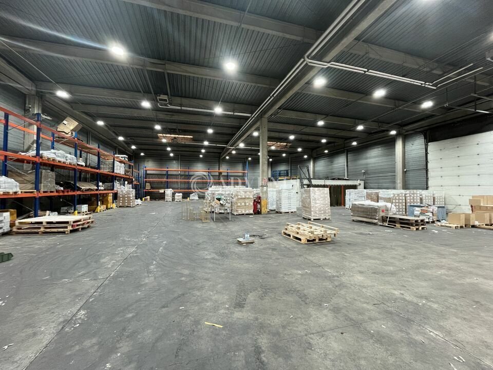 Light Industrial in Gonesse to rent Interior Photo- Image 1 of 8