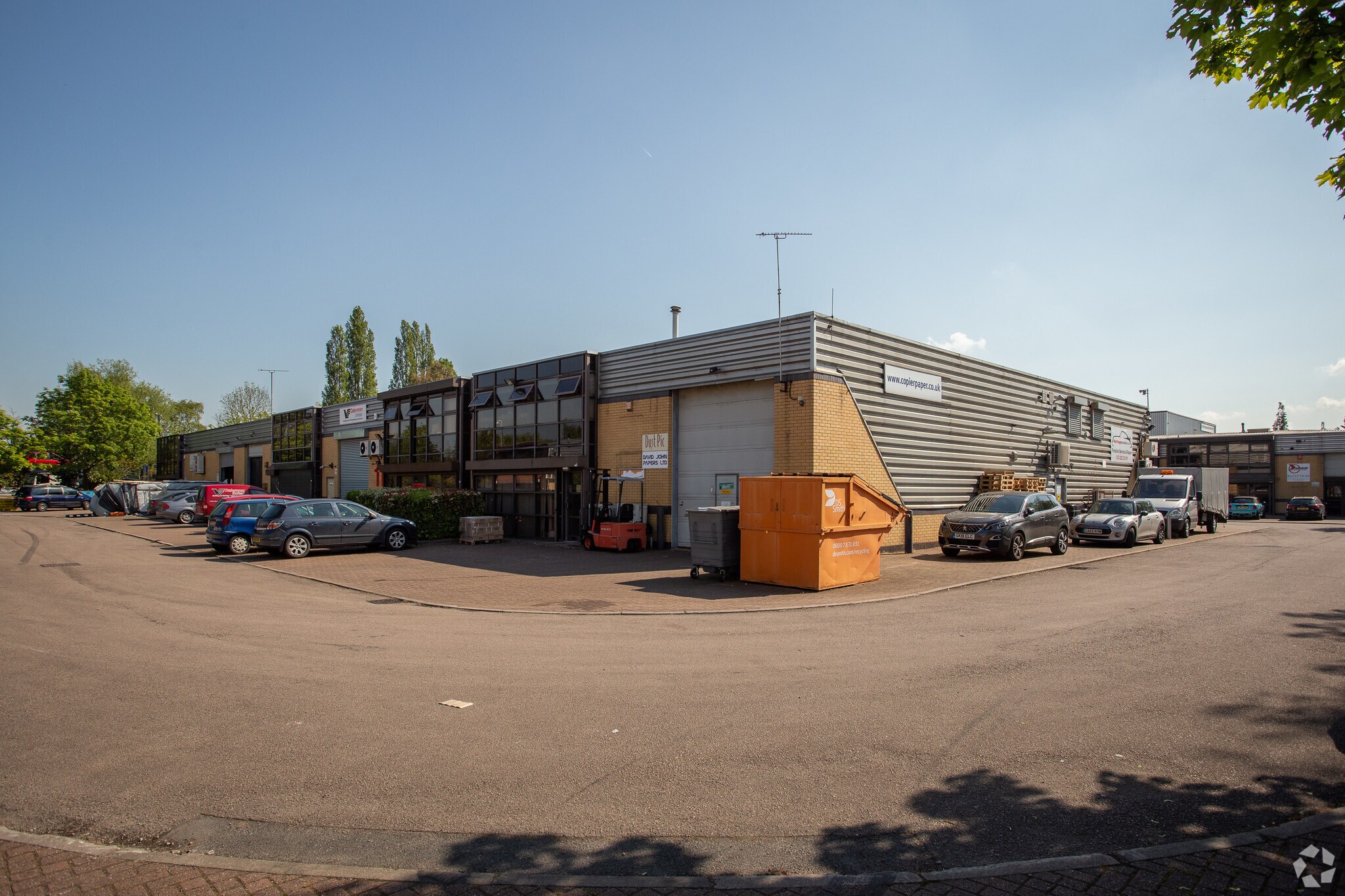 5-12 Waterside Dr, Slough for sale Primary Photo- Image 1 of 1