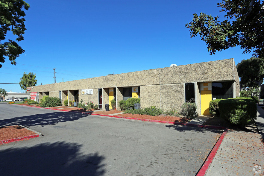 1100 S Raymond Ave, Fullerton, CA for rent - Building Photo - Image 3 of 5