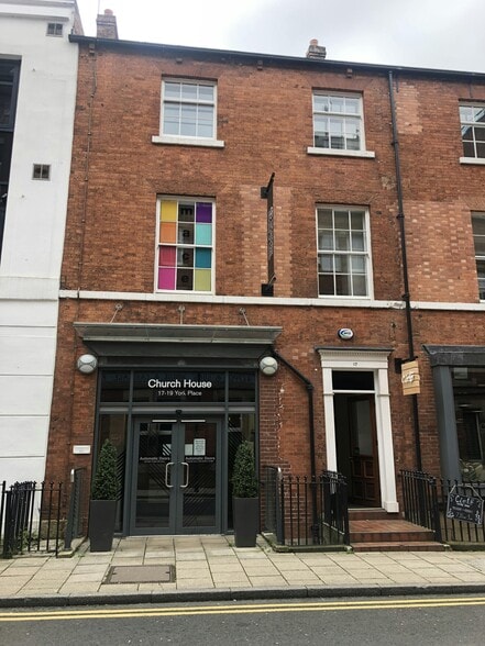 17-19 York Pl, Leeds to rent - Building Photo - Image 3 of 30