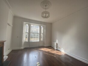 50 Queen St, Edinburgh for rent Interior Photo- Image 1 of 3