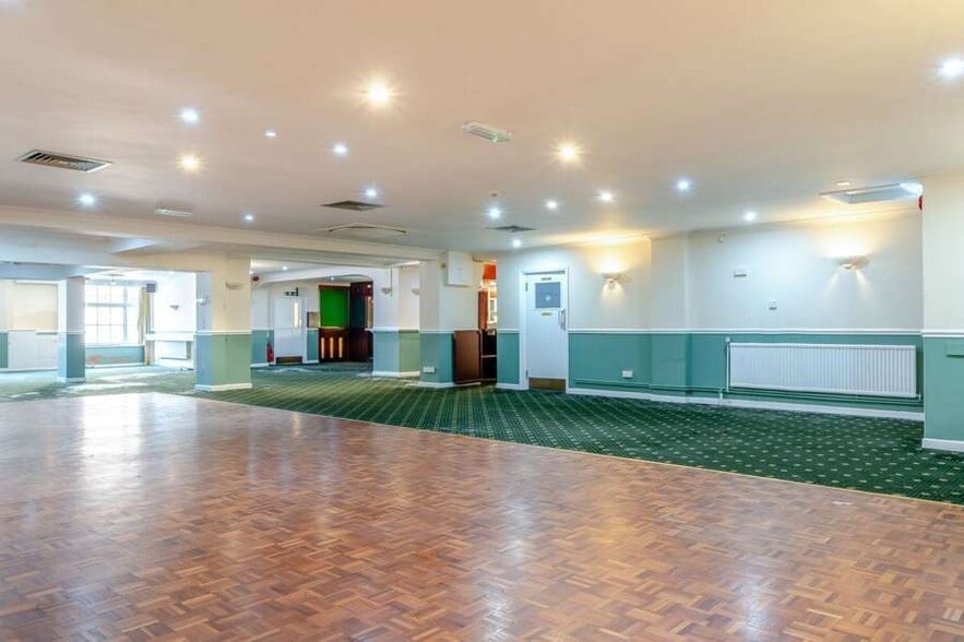 39-40 Pyle St, Newport for sale - Building Photo - Image 2 of 5