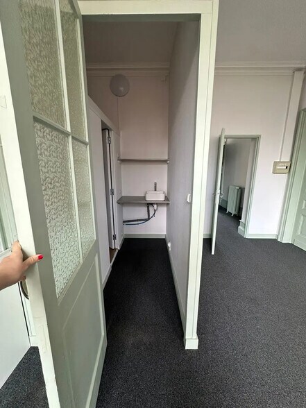 15 Rue Lafaurie De Monbadon, Bordeaux to rent - Interior Photo - Image 3 of 7