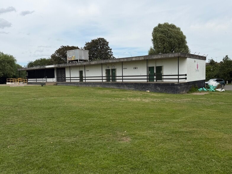 32B Prestwood Av, Harrow to rent - Building Photo - Image 3 of 8