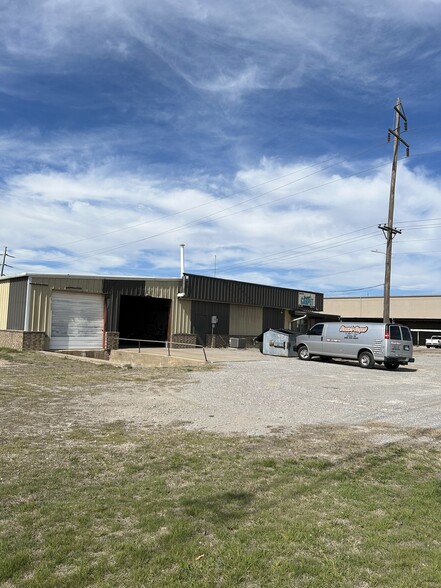 6 SW F Ave, Lawton, OK for rent - Building Photo - Image 2 of 9