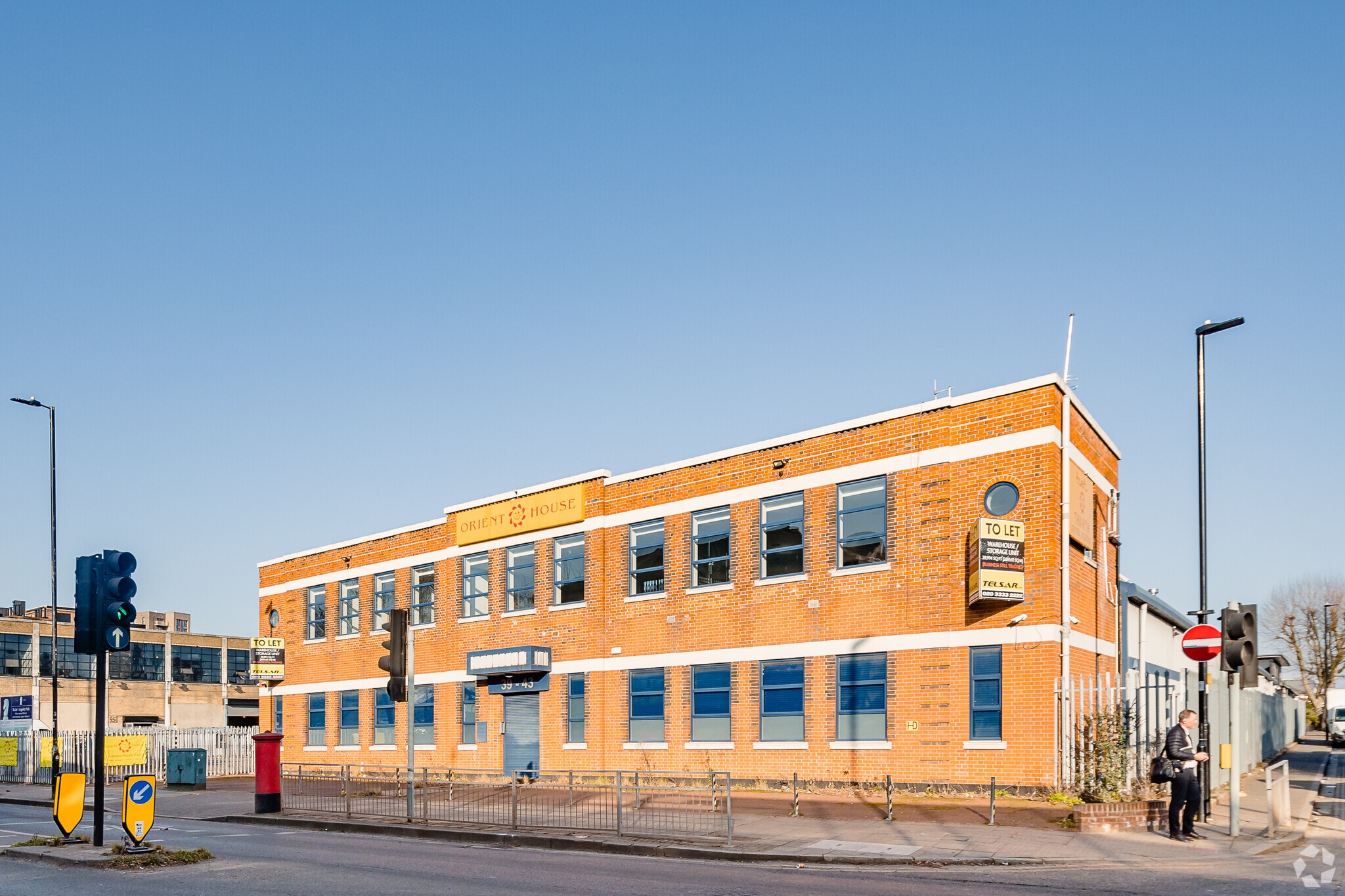 39-43 Park Royal Rd, London for sale Primary Photo- Image 1 of 1