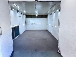 Lower Rd, Hockley to rent Interior Photo- Image 2 of 6