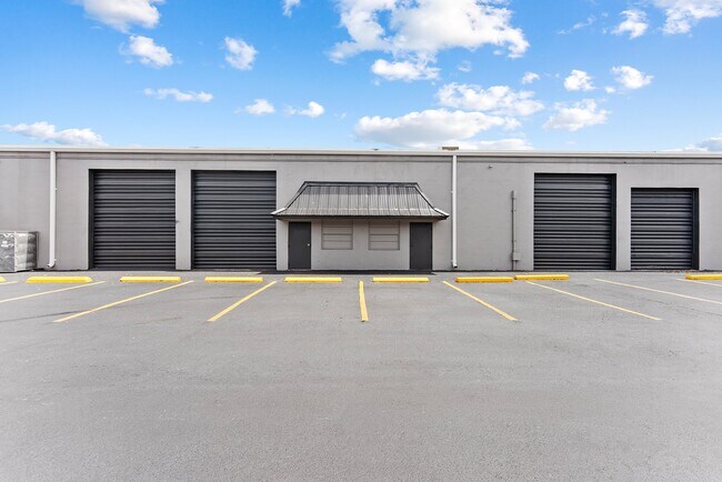 More details for 3501-3531 NW 19th St, Fort Lauderdale, FL - Industrial to Rent