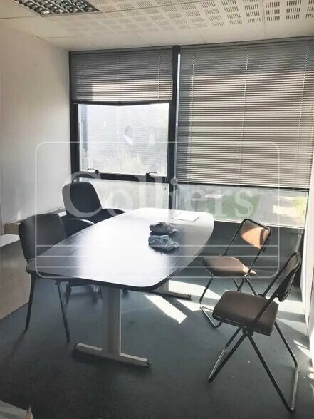 Office in Marseille to rent - Interior Photo - Image 2 of 8