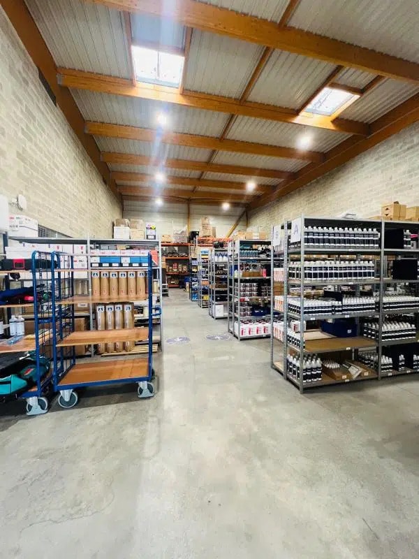 Location Local d'activités 756 m² - Photo 1