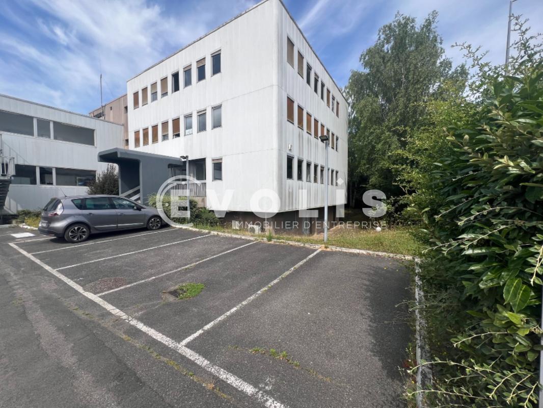 Office in Chennevières-sur-Marne to rent Building Photo- Image 1 of 15