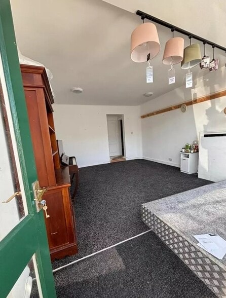 33-35 St Annes Rd, Blackpool to rent - Interior Photo - Image 2 of 2