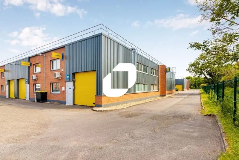 Light Industrial in SAINT-OUEN-L'AUMONE to rent Building Photo- Image 1 of 5