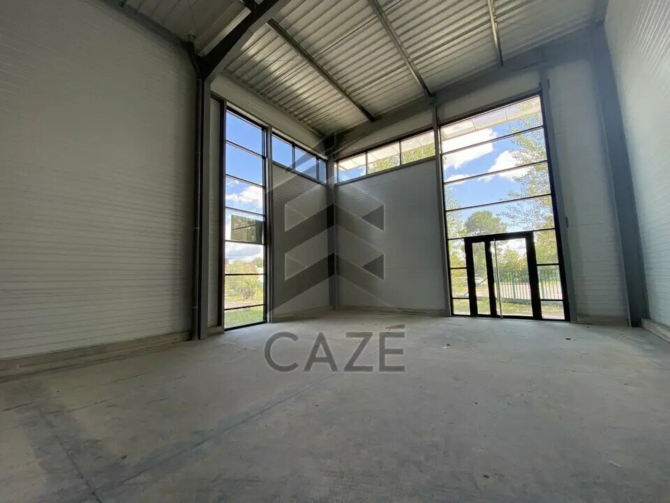 Location Local d'activités 505 m² - Photo 1