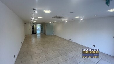 Burnett Rd, Sutton Coldfield to rent Interior Photo- Image 2 of 3