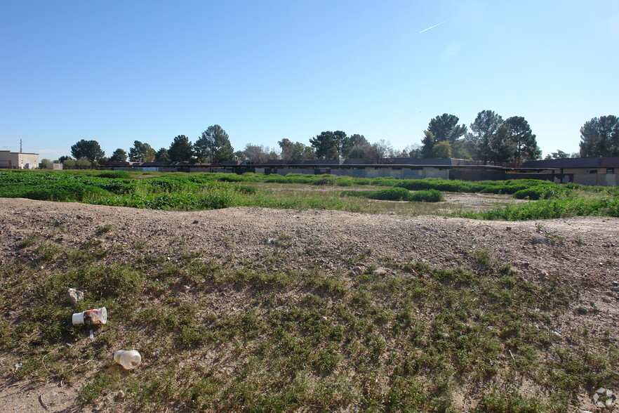 9025 W Camelback Rd, Phoenix, AZ for rent - Primary Photo - Image 1 of 2