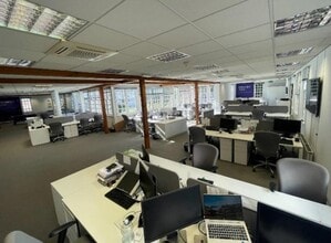 26 London End, Beaconsfield to rent Interior Photo- Image 1 of 2