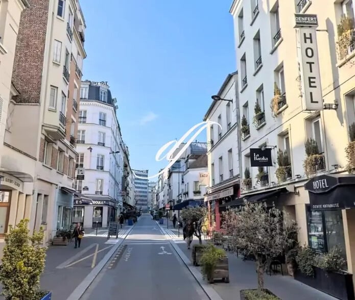 Retail in Paris to rent - Building Photo - Image 1 of 1