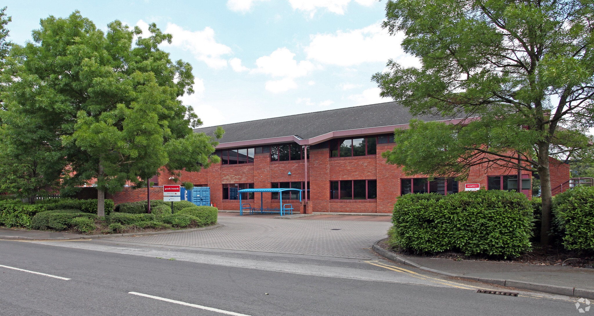 Third Ave, Marlow to rent Primary Photo- Image 1 of 10