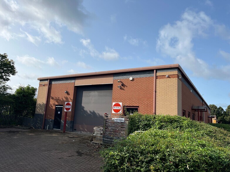 Paddington Dr, Swindon to rent - Building Photo - Image 2 of 4