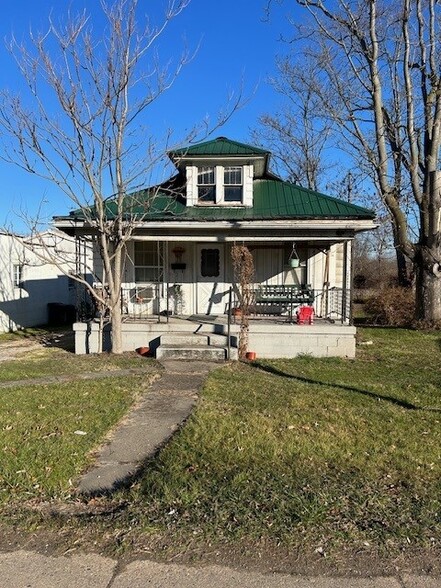 2209 Camden Ave, Parkersburg, WV for sale - Building Photo - Image 2 of 8