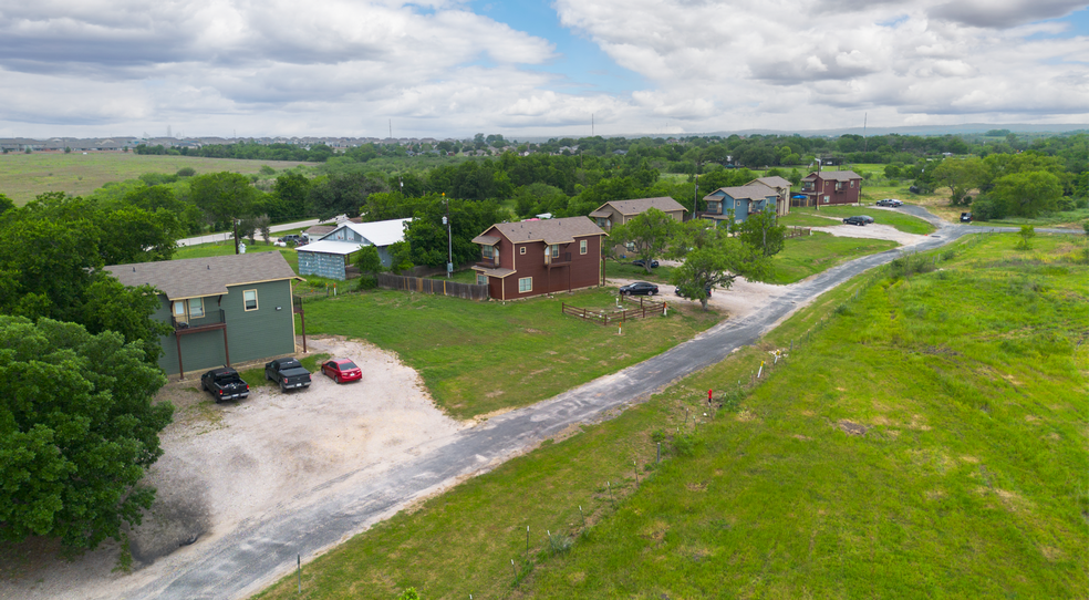 5024 Old Bastrop hwy, San Marcos, TX for sale - Primary Photo - Image 1 of 8