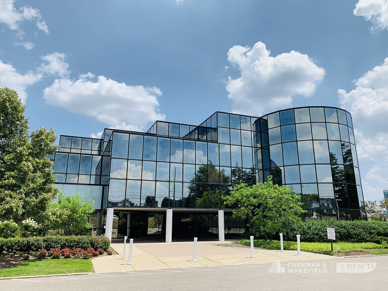 25700 Science Park Dr, Beachwood, OH for rent - Building Photo - Image 1 of 6