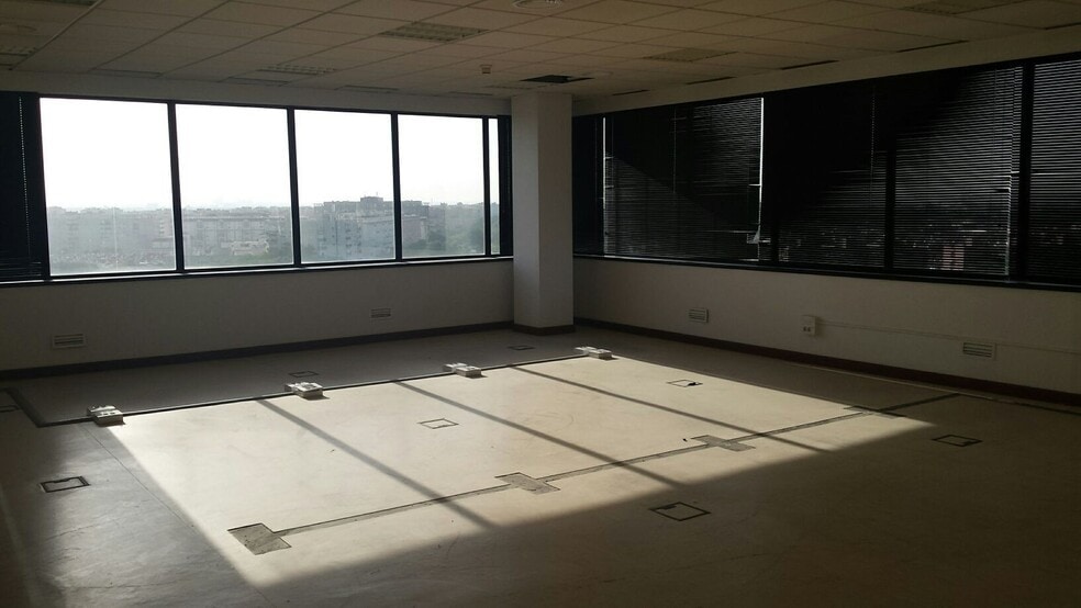De La Innovación, Sevilla, Parque Alcosa, S/N, SEVILLA, Sevilla to rent - Building Photo - Image 2 of 10