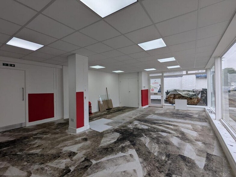 High St, Woking to rent - Building Photo - Image 3 of 3