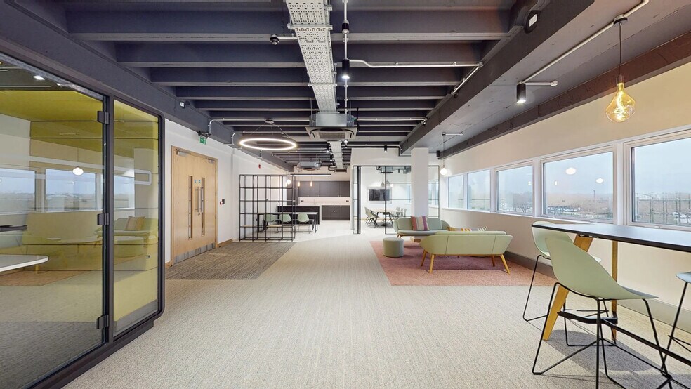 Elder Gate, Milton Keynes to rent - Matterport 3D Scan - Image 2 of 32