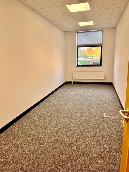 Ten Pound Walk, Doncaster to rent - Building Photo - Image 3 of 12