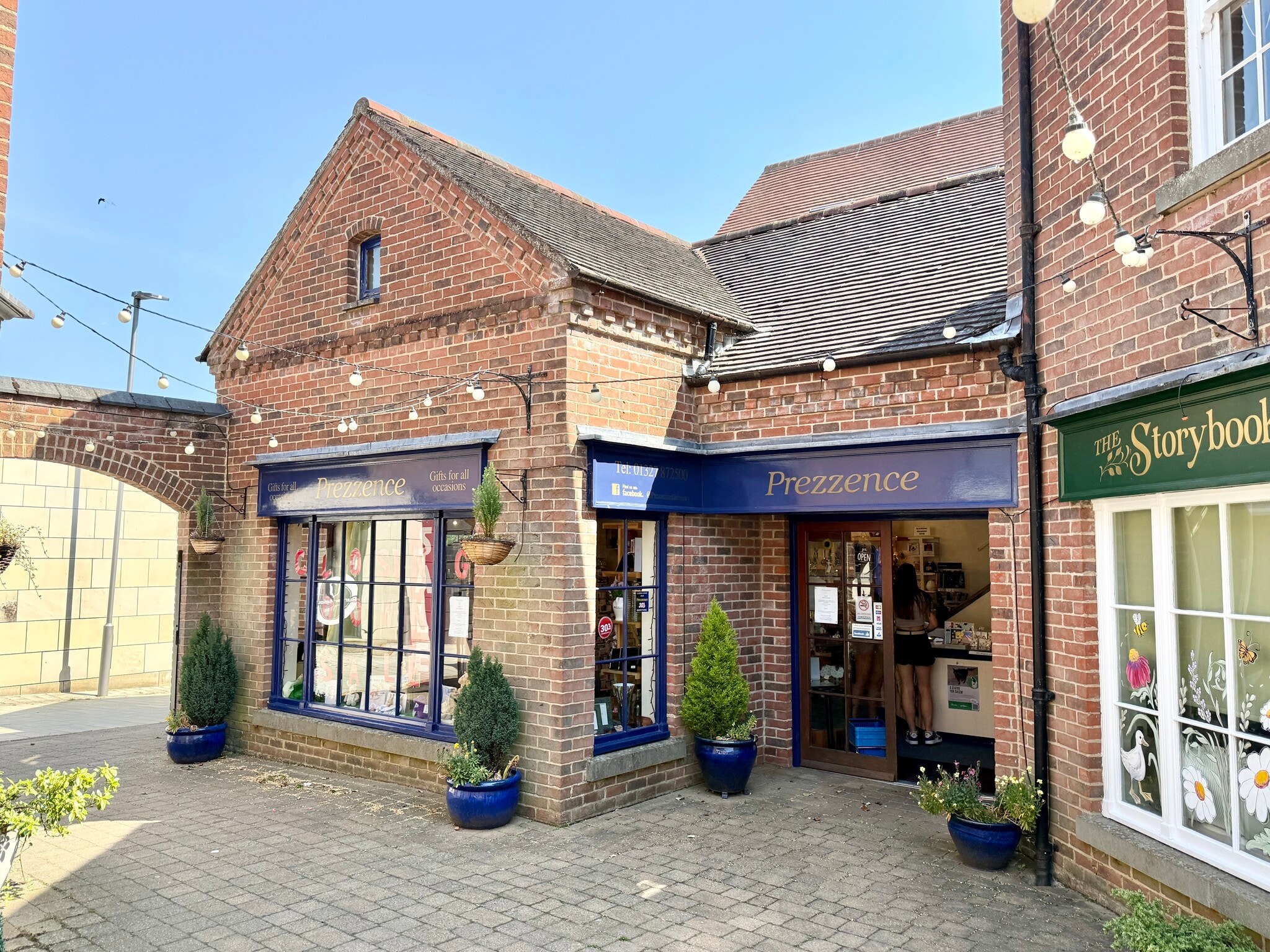 1 Bishops Ct, Daventry to rent Building Photo- Image 1 of 4